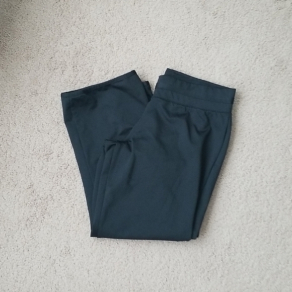 Under Armour Pants - Under Armour Women's All Seasons Women's Cropped Leggings